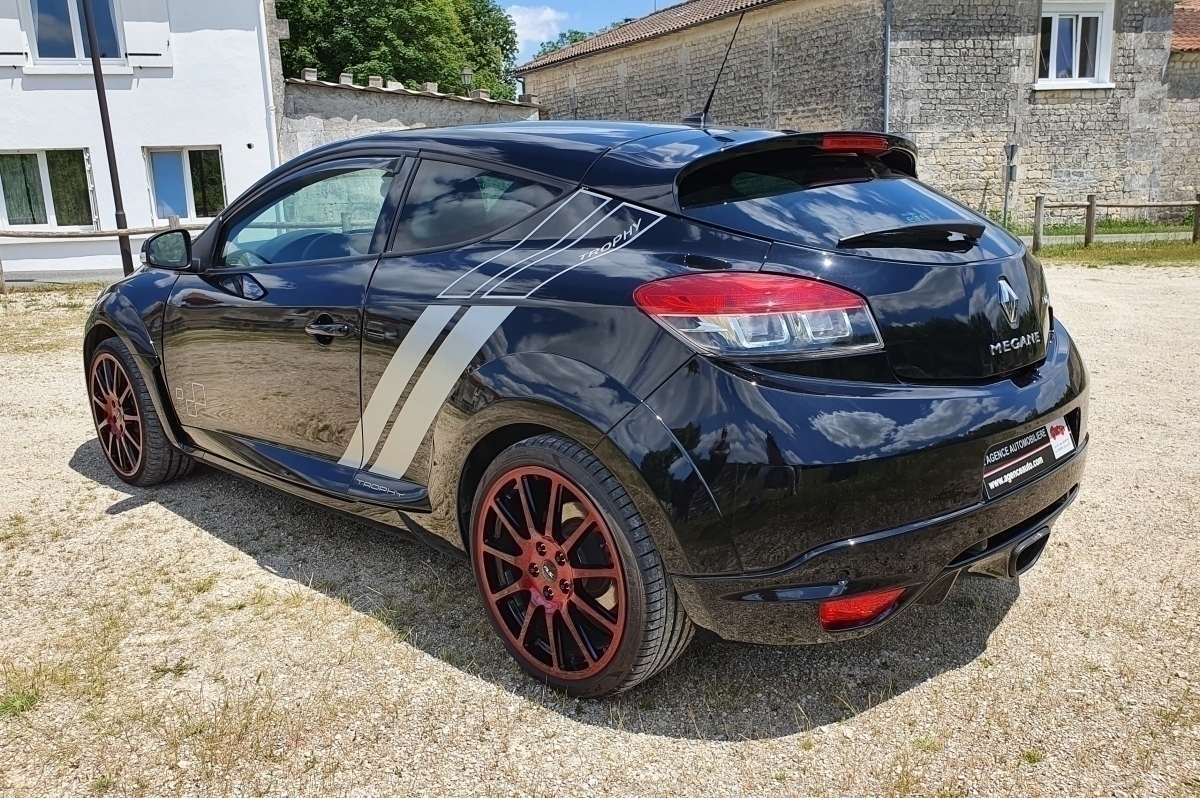 Renault Megane — 4